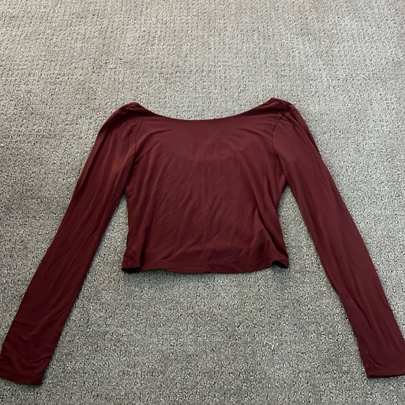 Women’s small burgundy cropped long sleeve - Picture 1 of 3
